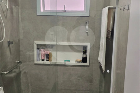 Casa á venda no condomínio Damha I