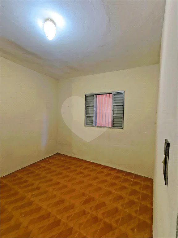 Casa Térrea para Venda – Bairro Vila Avaí, Indaiatuba - com 02 quartos- 01 banheiro-sala -cozinha-quintal e garagem 0 1carro