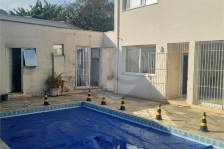 Sobrado à venda com 6 suítes em Alto de Pinheiros, São Paulo, SP