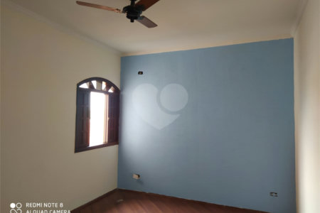 Sobrado à venda com 3 quartos, sendo 1 suíte,  em Vila Urupês, Suzano, SP