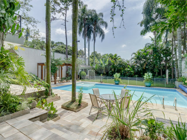 Casa Térrea à venda com 6 suítes em Alto da Boa Vista, São Paulo, SP