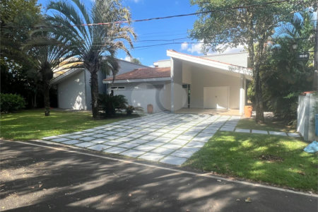 Casa à venda ou para alugar com 4 quartos, sendo 2 suítes, no condomínio Lago Azul, Araçoiaba da Serra - SP