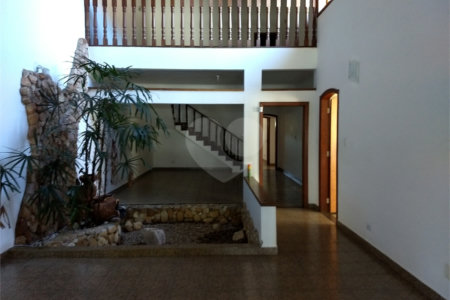 Sobrado à venda com 5 quartos, sendo 1 suíte, em Vila Esperia Ou Giglio, Atibaia, SP