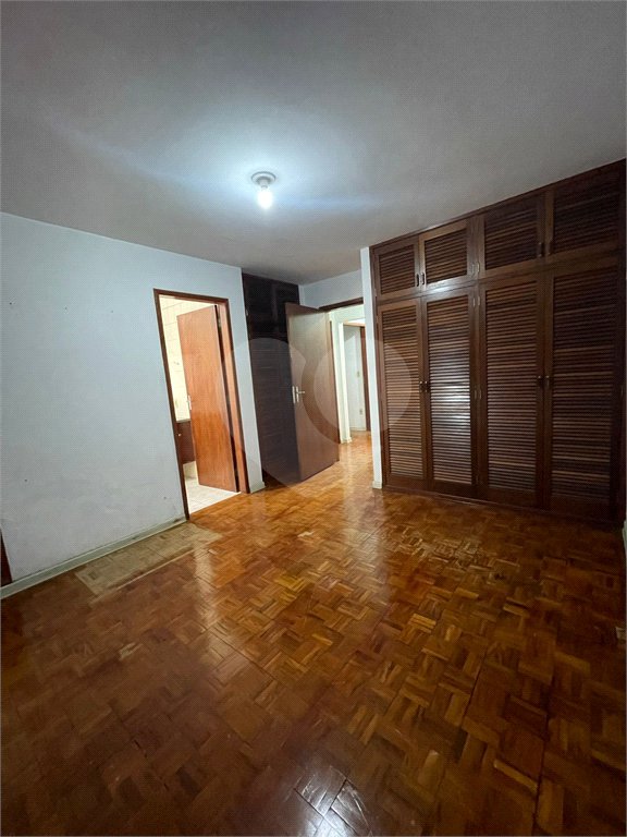 Sobrado à venda com 5 quartos, sendo 2 suítes,  em Vila Oliveira, Mogi das Cruzes, SP