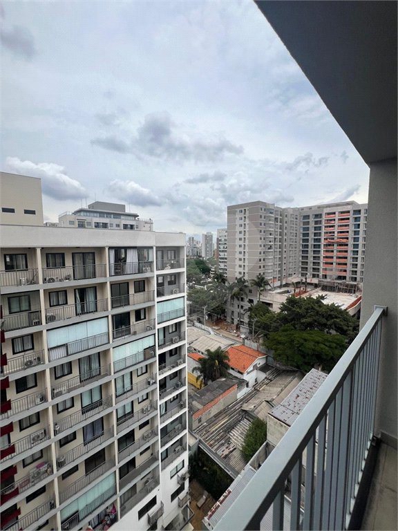 Apartamento à venda ou para alugar com 1 suíte em Indianópolis, São Paulo, SP