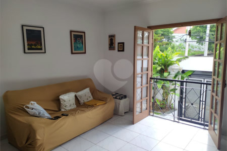 Sobrado à venda com 4 quartos, sendo 2 suítes, em Jardim Prudência, São Paulo, SP