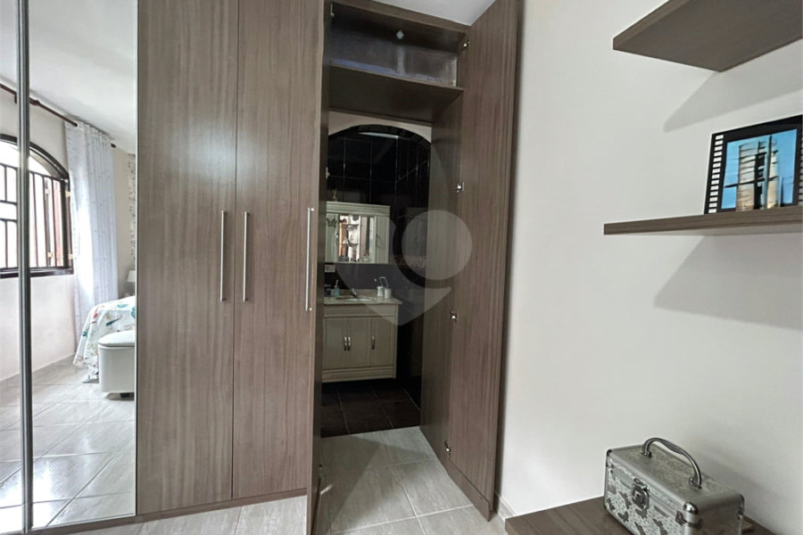 Sobrado à venda com 3 quartos, sendo 1 suíte, em Tremembé, São Paulo, SP