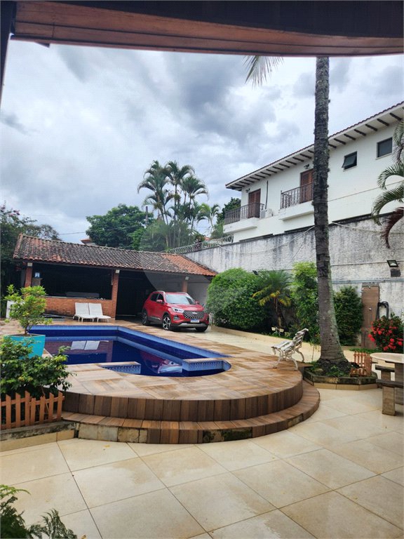 Sobrado à venda com 4 quartos, sendo 3 suítes, em Jardim Floresta, São Paulo, SP