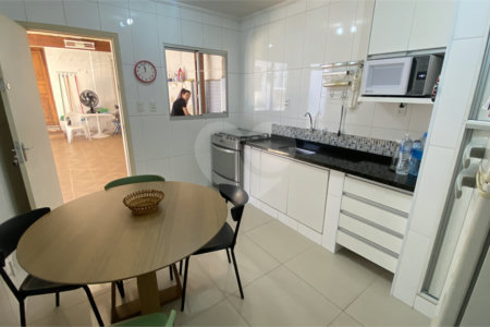 Casa à venda com 5 quartos, sendo 1 suíte, em Campo Belo, São Paulo, SP