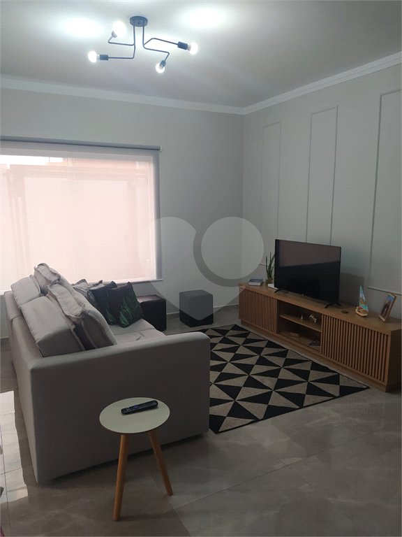 Sobrado à venda com 3 quartos, sendo 1 suíte,  no Centro, Bom Jesus dos Perdões, SP