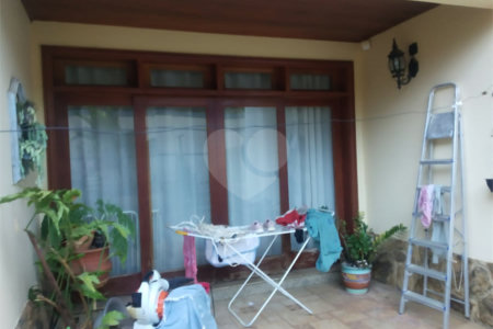 Casa à venda com 4 quartos, sendo 2 suítes,  no condomínio Acmti - Colinas do Mosteiro, Terras de Itaici e Recanto dos Pássaros, Indaiatuba - SP