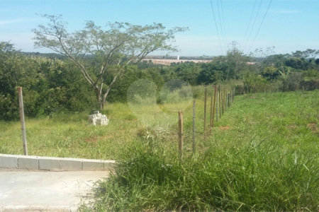 Terreno com 548,00 m² de área total.
