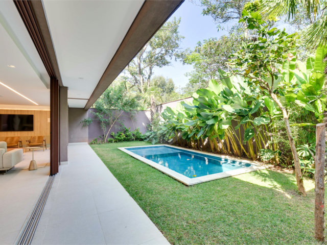 Casa à venda com 4 suítes no condomínio Casa Flora Badra, São Paulo - SP