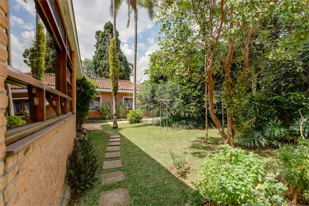 Casa Térrea à venda com 4 quartos, sendo 1 suíte, em Chácara Monte Alegre, São Paulo, SP