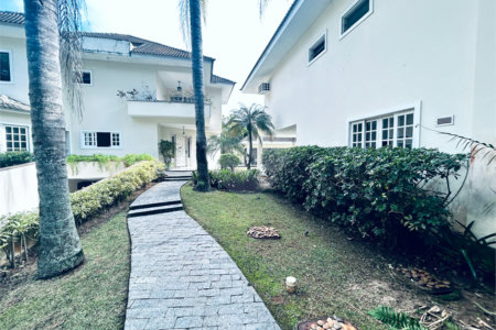 Casa à venda com 8 quartos, sendo 7 suítes, em Barra da Tijuca, Rio de Janeiro, RJ