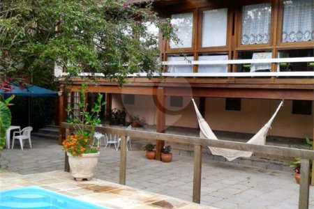 Casa à venda com 6 quartos, sendo 4 suítes,  em Parque do Imbui, Teresópolis, RJ