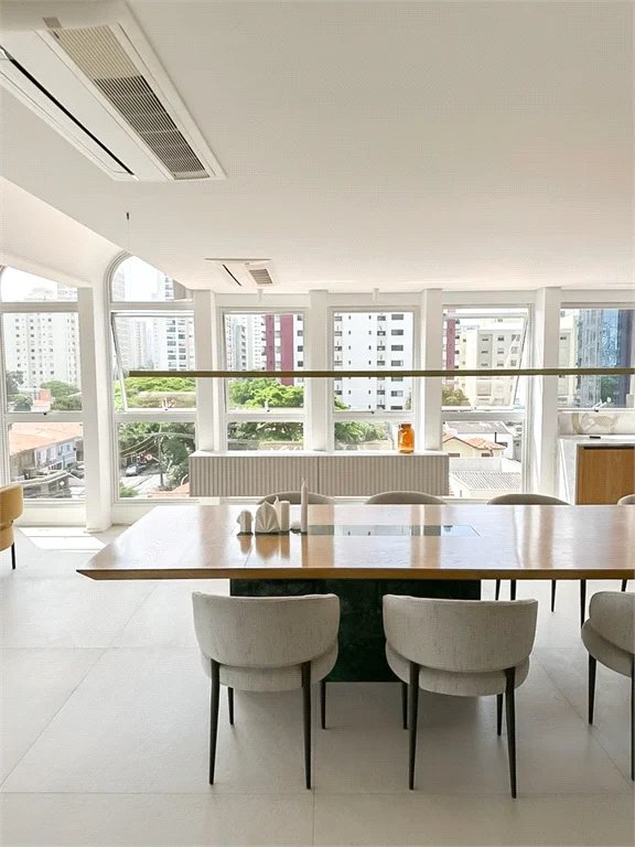 Apartamento à venda com 4 suítes em Vila Cordeiro, São Paulo, SP