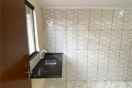 Casa para alugar com 3 quartos, sendo 1 suíte, em Parque das Aroeiras, Ponta Porã, MS