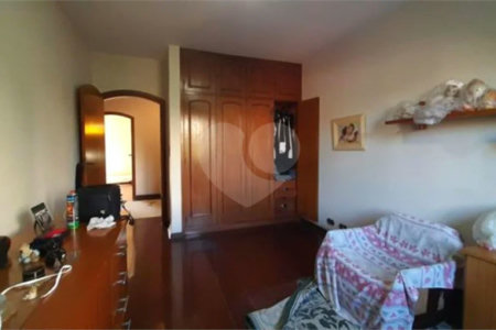 Casa à venda com 4 quartos, sendo 2 suítes, em MORUMBI, São Paulo, SP