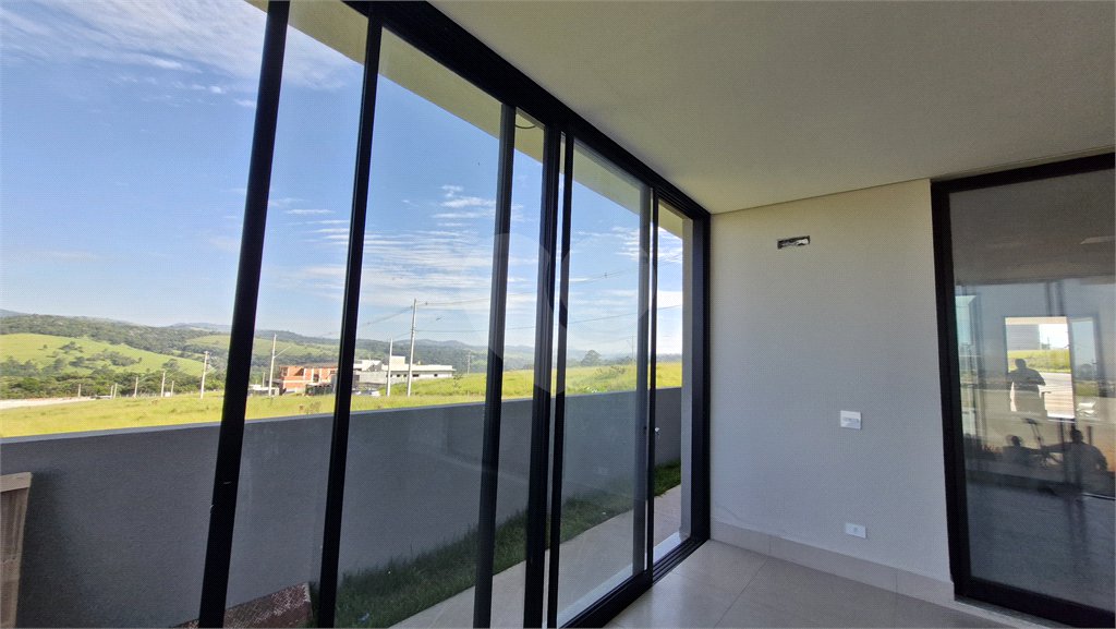 Terreno à venda ou para alugar com 3 suítes no condomínio Elementum, Atibaia - SP