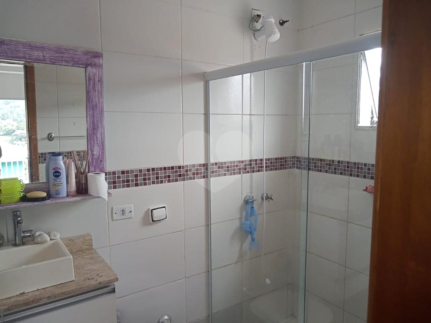 Casa à venda com 4 quartos, sendo 3 suítes, no condomínio Refúgio do Sauá I, Atibaia - SP
