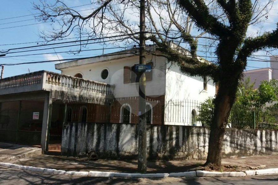 Sobrado à venda com 4 quartos, sendo 1 suíte, em Tremembé, São Paulo, SP
