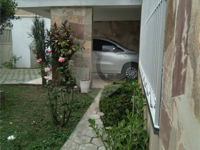 Casa Térrea à venda com 3 quartos, sendo 1 suíte,  em Vila Galvão, Guarulhos, SP