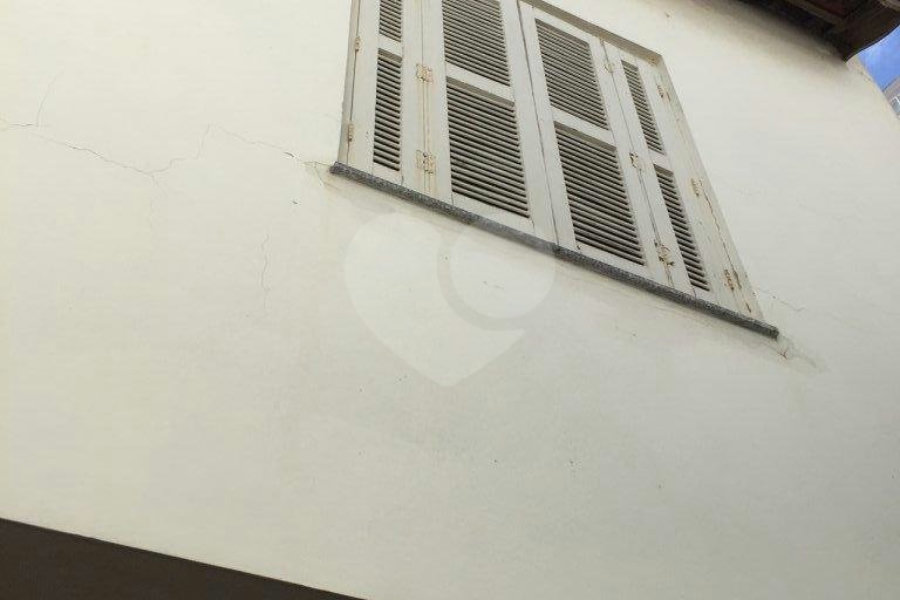 Casa à venda com 4 quartos, sendo 1 suíte, em Jardim das Laranjeiras, São Paulo, SP