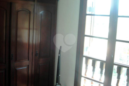Casa à venda com 4 quartos, sendo 2 suítes, em Jardim Pinheiros, São Paulo, SP
