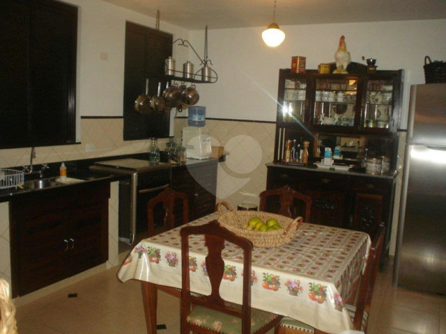 Casa à venda com 3 quartos, sendo 2 suítes,  no condomínio residencial Cantareira-pque Petropolis, Mairiporã - SP