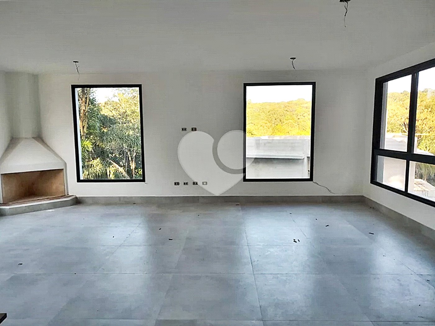 Casa à venda com 4 quartos, sendo 3 suítes, no condomínio Cantareira, Mairiporã - SP