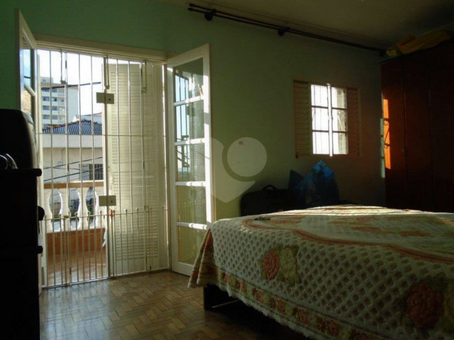 Casa à venda com 4 quartos no condomínio Travessa Catarina Vazem,21, São Paulo - SP