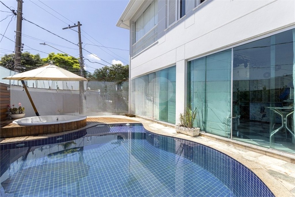 Sobrado à venda com 4 quartos, sendo 3 suítes, em Tucuruvi, São Paulo, SP