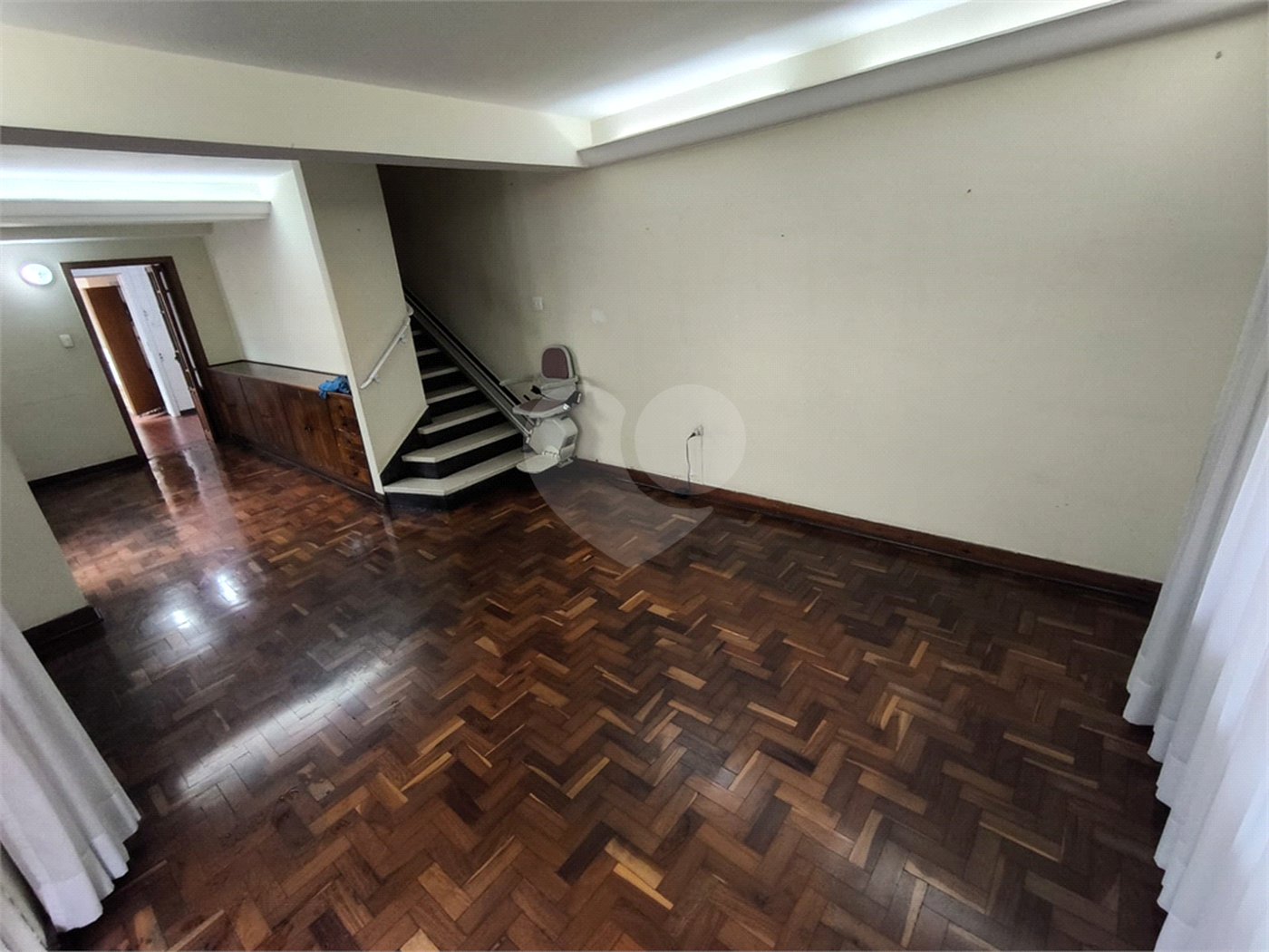 Sobrado à venda com 5 quartos, sendo 1 suíte, em Jardim Trussardi, São Paulo, SP