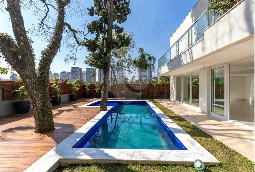 Casa à venda com 4 suítes no condomínio Porto Fino, São Paulo - SP
