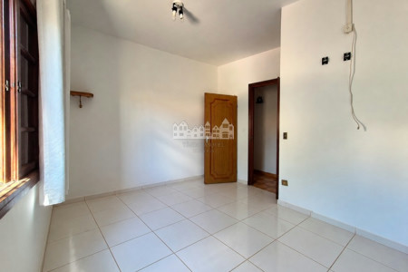 Casa Térrea à venda com 4 quartos, sendo 2 suítes, em Loteamento Loanda, Atibaia, SP