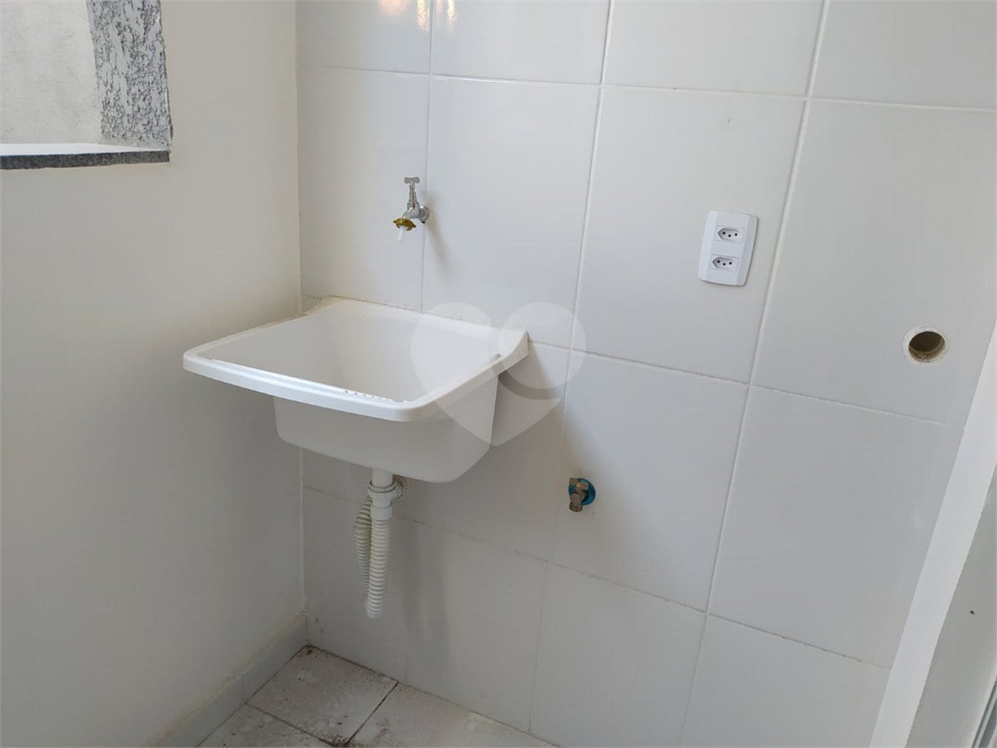 Casa à venda com 2 quartos no condomínio Residencial Magueta, São Paulo - SP