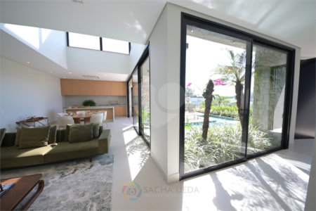 Casa à venda com 4 suítes no condomínio Villa dos Pinheiros, Indaiatuba - SP