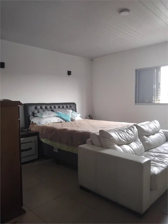 Sobrado à venda com 4 quartos, sendo 1 suíte, em Jardim Catanduva, São Paulo, SP
