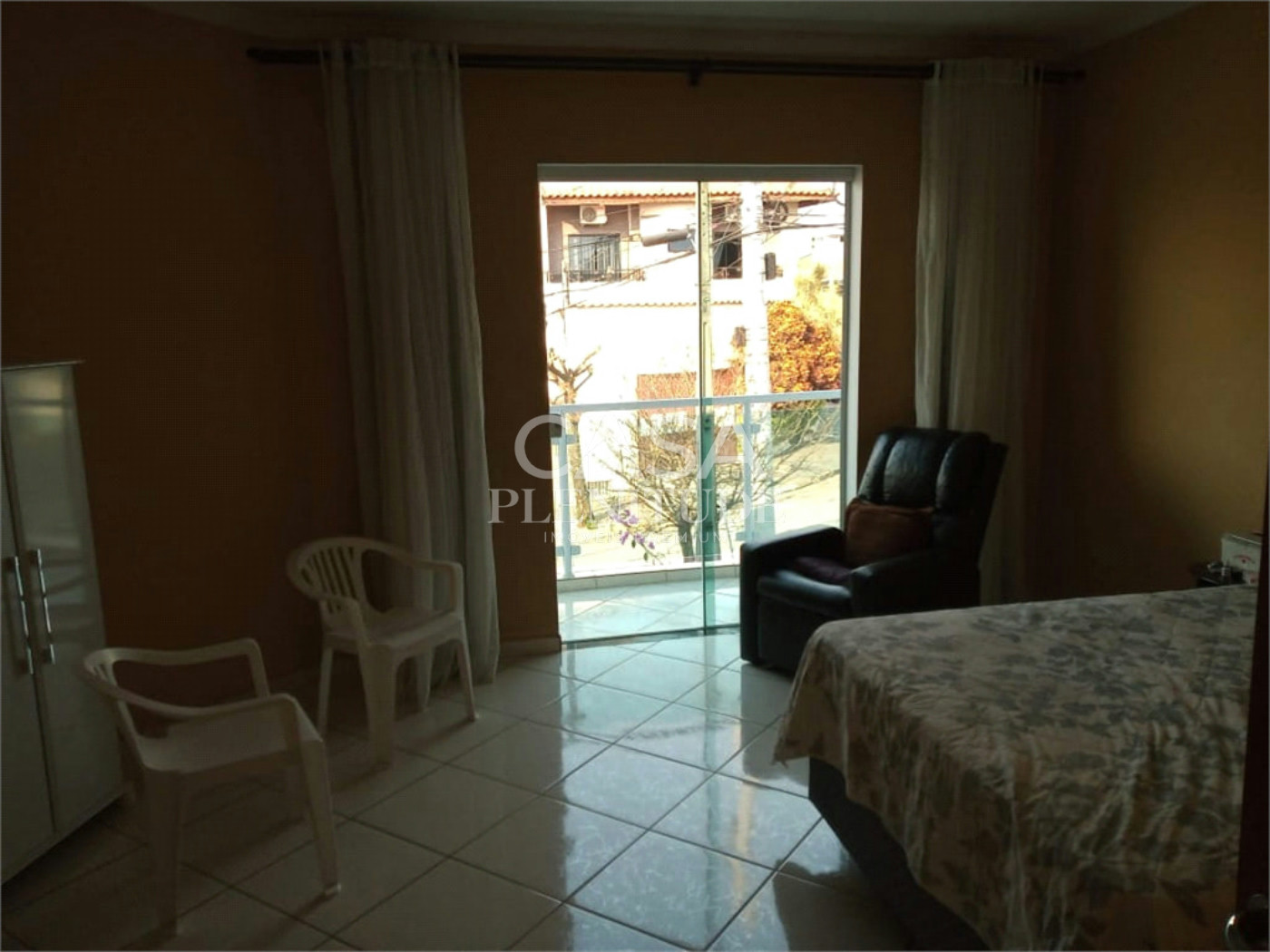 Sobrado à venda com 3 quartos, sendo 1 suíte,  em Wanel Ville, Sorocaba, SP