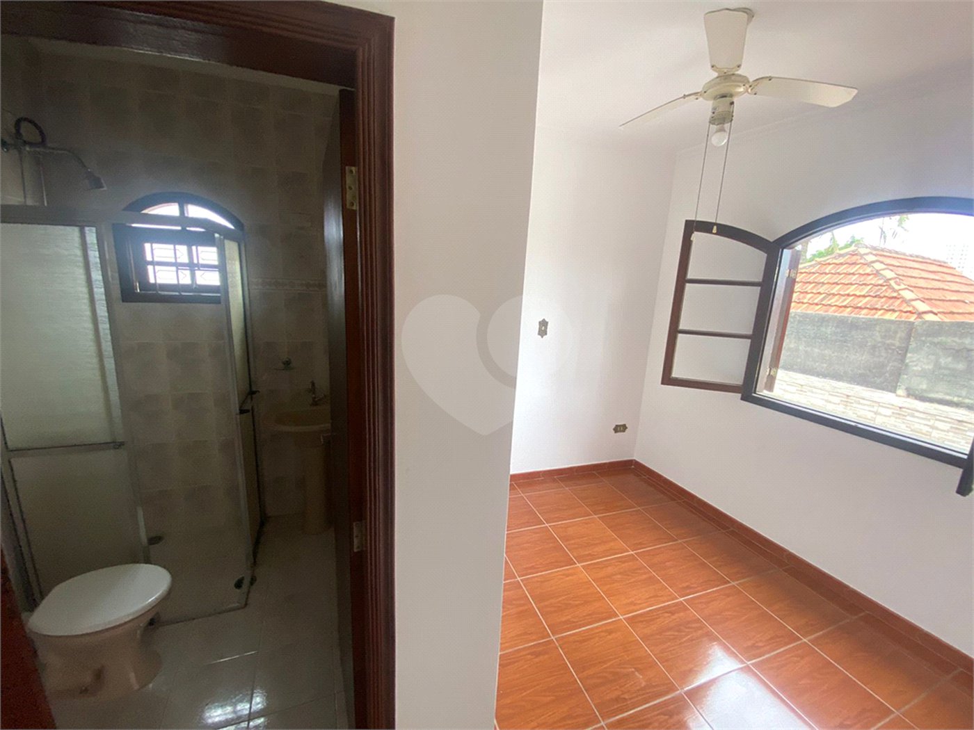 Sobrado à venda com 4 quartos, sendo 2 suítes,  em Vila Gustavo, São Paulo, SP