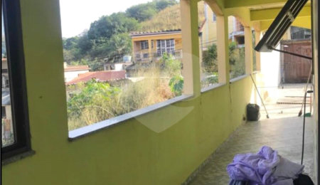Casa à venda com 2 quartos, sendo 1 suíte,  no condomínio Colinas, Rio de Janeiro - RJ