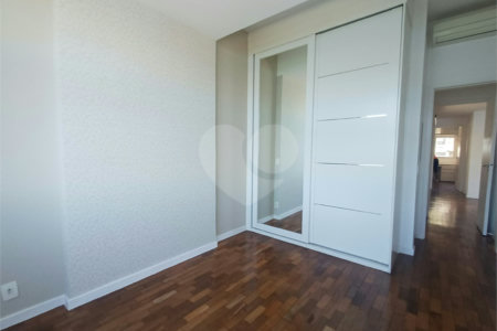 Apartamento à venda com 3 quartos, sendo 1 suíte,  em Lagoa, Rio de Janeiro, RJ