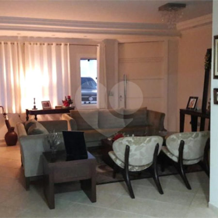 Casa à venda com 4 quartos, sendo 2 suítes, no condomínio Monte Belo, Salto - SP