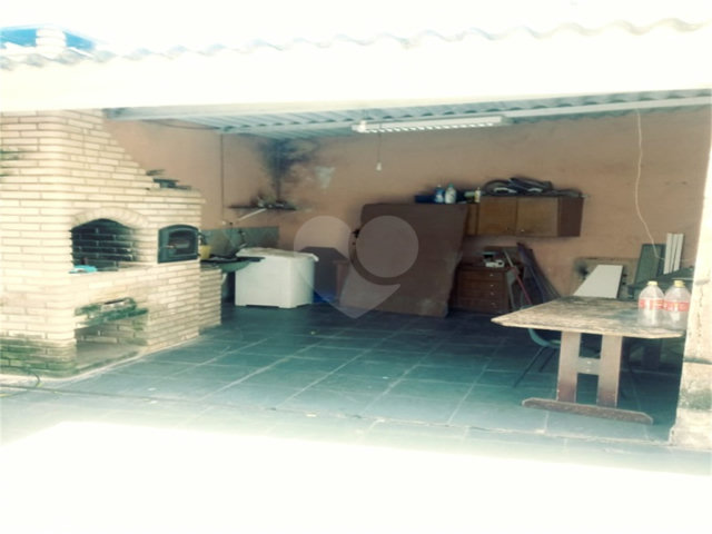 Sobrado à venda com 4 quartos, sendo 2 suítes,  em Jardim Munhoz, Guarulhos, SP