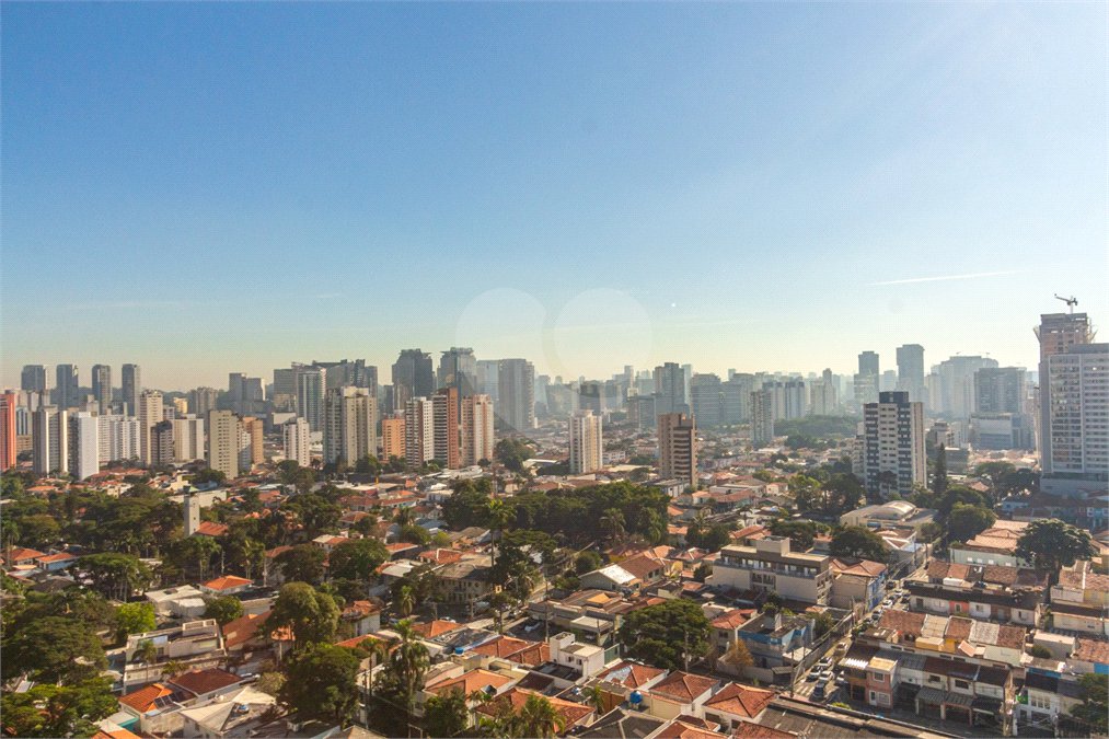 Cobertura à venda com 4 quartos, sendo 2 suítes,  em Santo Amaro, São Paulo, SP