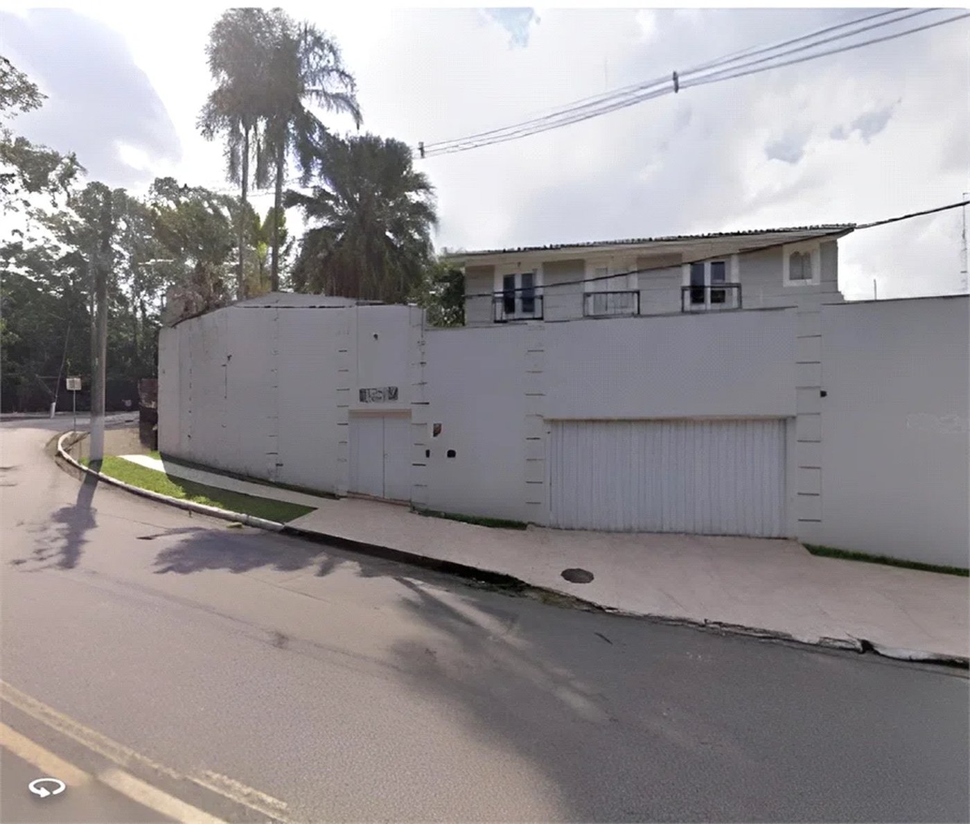 Casa à venda com 6 quartos, sendo 3 suítes, em Jardim Guedala, São Paulo, SP