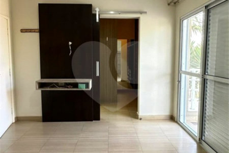 Indaiatuba- Villagio de Itaici- Venda - terreno 150,00 ms - construida 144, 15 ms - 3 dorms, 1 suite, sala, cozinha, wc - R$ 999.900,00 -Área de lazer conta com: Salão de festas - Piscina - Clube - Playground - Academia completamento bancário. Imóvel locado em setembro 2024, venda para investidor,