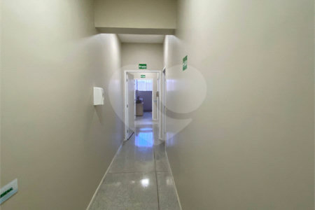 Salão para alugar em Vila Romanópolis, Ferraz de Vasconcelos, SP