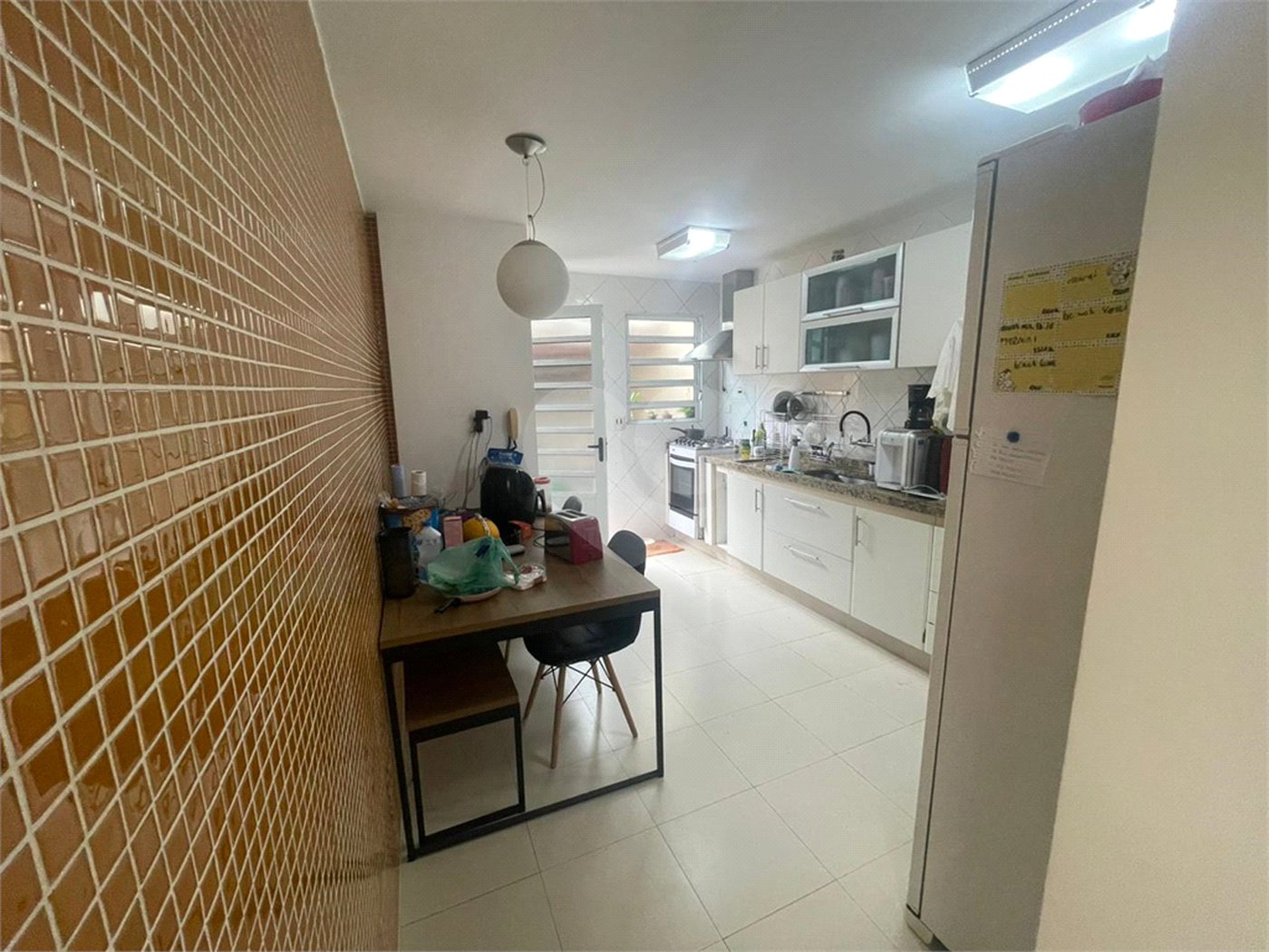 Casa à venda com 4 quartos, sendo 2 suítes, no condomínio Narandiba 23, São Paulo - SP